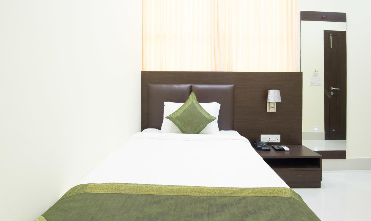 Treebo King'S Court Chandrasekharpur Bhubaneswar Exterior foto